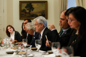 Piñera se reúne con expertos islandeses para abordar 