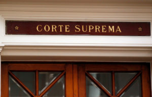 Corte Suprema ordena reintegrar personal a contrata desvinculado por el Gobierno