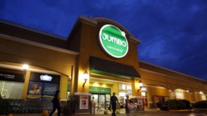 FOTO | Colegio Médico da alerta por publicidad de Jumbo donde se “incentiva el consumo de alcohol en embarazadas”