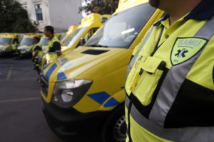 Trabajadores del SAMU en paro tienen a Santiago con solo 9 ambulancias operativas