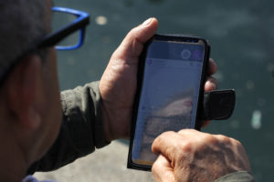 FOTOS | Uso excesivo de celulares está desarrollando un nuevo hueso en el cráneo