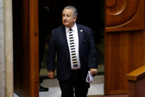 Senador UDI pidió terminar con visas a venezolanos: 