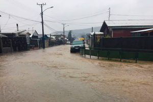 Declaran alerta roja en Concepción por desborde de río Andalién