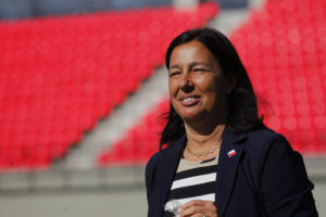 Ministra Kantor se reunió con presidente de la FIFA por candidatura del 2030