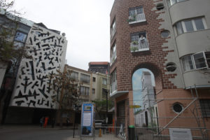 Alcalde Alessandri por borrado de icónico mural de Barrio Lastarria: 