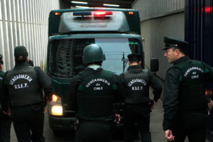 Gendarmería desvincula temporalmente a seis funcionarios por fuga de reos en Colina I