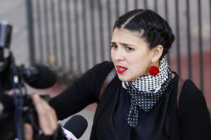 Cariola critica al gobierno por venezolanos que no pueden ingresar a Chile: 