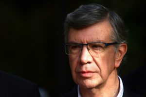 Lavín evaluará ordenanza municipal tras críticas por 