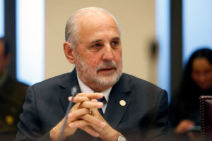 Abbott por disputa entre Arias y Moya: 