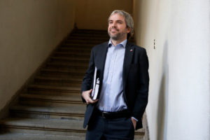 Blumel respaldó la integración en la reforma tributaria pese a los reparos de RN