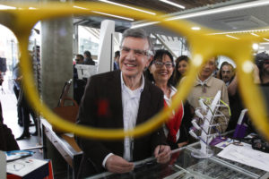 Joaquín Lavín inauguró la primera óptica comunal de Las Condes: precios son 