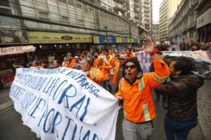 Estibadores portuarios volvieron a protestar en Valparaíso por incumplimientos