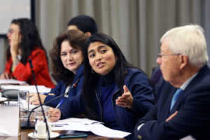 Ministra Cubillos se ausenta de sesión especial de Comisión de Educación para destrabar conflicto con profesores