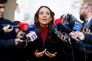 Gobierno llamó al PS a 