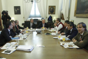 Pensiones: anuncian suma urgencia a reforma para que entre en vigencia en enero