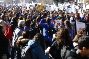Trabajadoras de la Junji marcharon contra el lucro en la educación parvularia