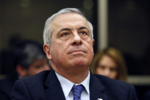 Mañalich se disculpa por tratar de 