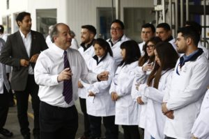 Ministro Monckeberg: nueva ley de empleo juvenil no quitará beneficios sociales