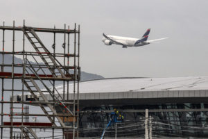 Piñera confirma nueva rebaja de las tasas de embarque