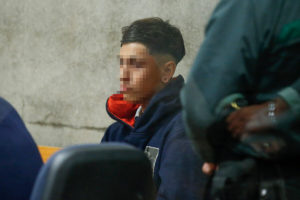 Alumno quemado con molotov quedó con arresto domiciliario y sujeción al Sename