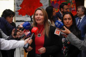 Diputadas RN emplazan a Bachelet a exigir salida pacífica a 