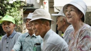 Jubilados japoneses no podrán vivir de sus pensiones