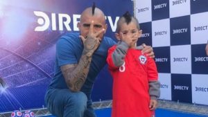 VIDEO | Niño iraní cumple su sueño de conocer a Arturo Vidal