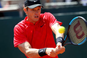 Jarry cayó ante el 8 del mundo en torneo de exhibición previo a Wimbledon