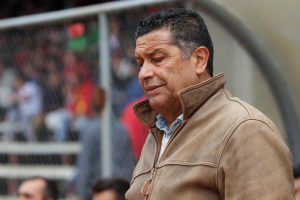 Mundo del fútbol muestra su preocupación por la salud de Jorge Aravena