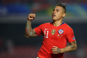 Eduardo Vargas alcanzó los 85 partidos con la Roja e igualó a Leonel Sánchez