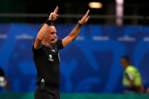 Conmebol defiende el VAR en Copa América y dice que paralizó los juegos por poco tiempo