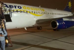 FOTOS + VIDEOS | Pasajeros viven minutos de pánico en avión que despegaba desde Santiago