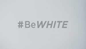 Empresa suspende publicidad para detergentes tras acusaciones de racismo