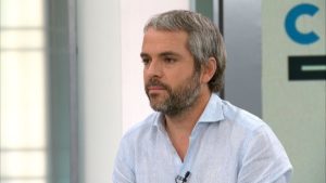 Gobierno por propuesta de reducir dieta parlamentaria: 