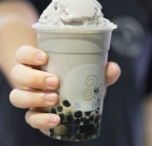 Exceso de “bubble tea”: Joven terminó en el hospital porque tenía los intestinos tapados con pelotitas