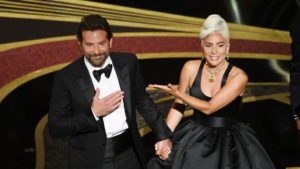 VIDEO | La indignación de Lady Gaga luego que le gritaran el nombre de Bradley Cooper en pleno concierto