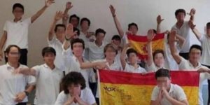 Sin sueldo y sin trabajo: Suspenden a profesor que fotografió alumnos haciendo saludo nazi