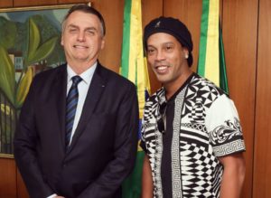 Ronaldinho reafirmó su apoyo a Bolsonaro y lo visitó en el palacio de gobierno