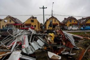 Un fallecido y más de 30.500 clientes sin luz deja paso de sistema frontal en la zona sur