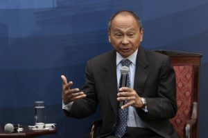 Francis Fukuyama por militares leales a Maduro: 