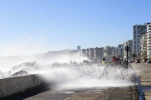 Olas de hasta cuatro metros: Armada anuncia marejadas en las costas del país