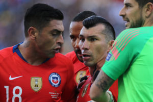 Esposa de Gary Medel denunció amenazas contra su familia durante el partido ante Argentina