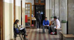 El mecanismo que están utilizando los jóvenes para eliminar su deuda del CAE