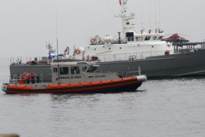 Naufragó motonave con 38 personas a bordo en Aysén: habría un oficial fallecido