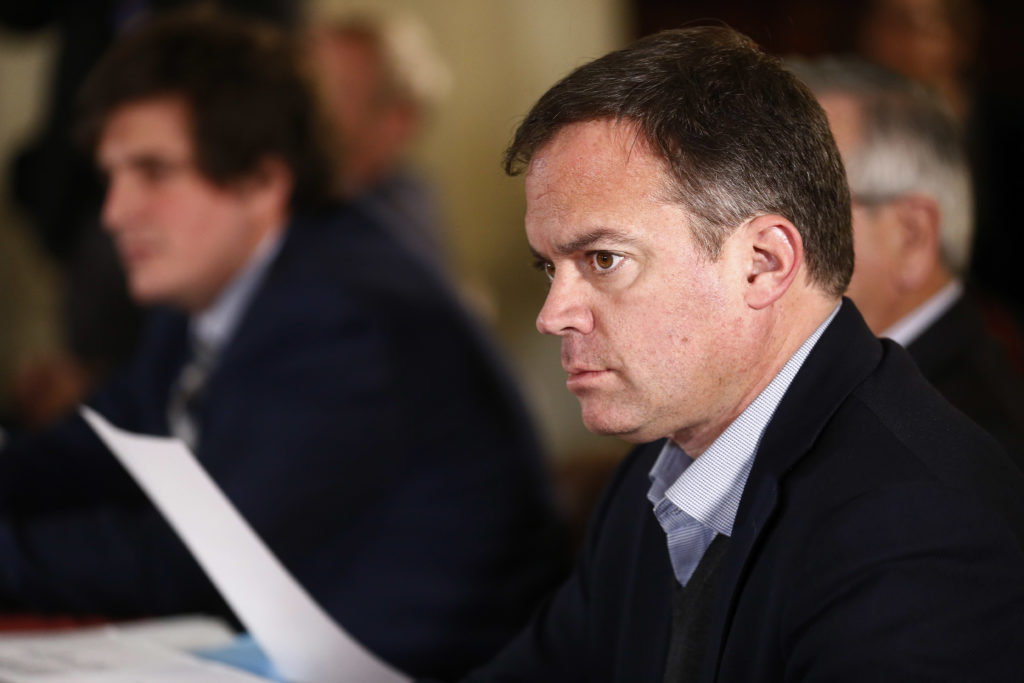 Walker solicitó quitar el Premio Nacional a Montes
