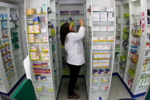 Cadena de farmacia anuncia descuento de hasta 80% para usuarios Fonasa