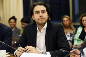 Partido Liberal explica al Gobierno su propuesta de reducción de dieta parlamentaria