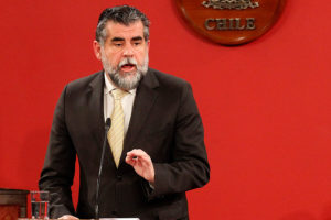 Rodrigo Ubilla: extranjeros que ingresen por pasos ilegales serán expulsados