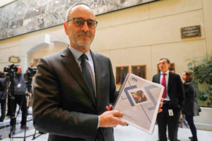 Diputado Saffirio pidió la renuncia del ministro de Justicia y el fiscal nacional por las muertes en el Sename
