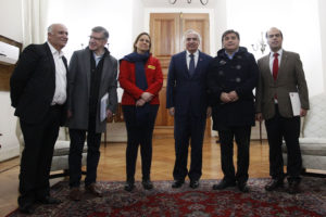 Alcaldes descartan legislar sobre restricción horaria para menores